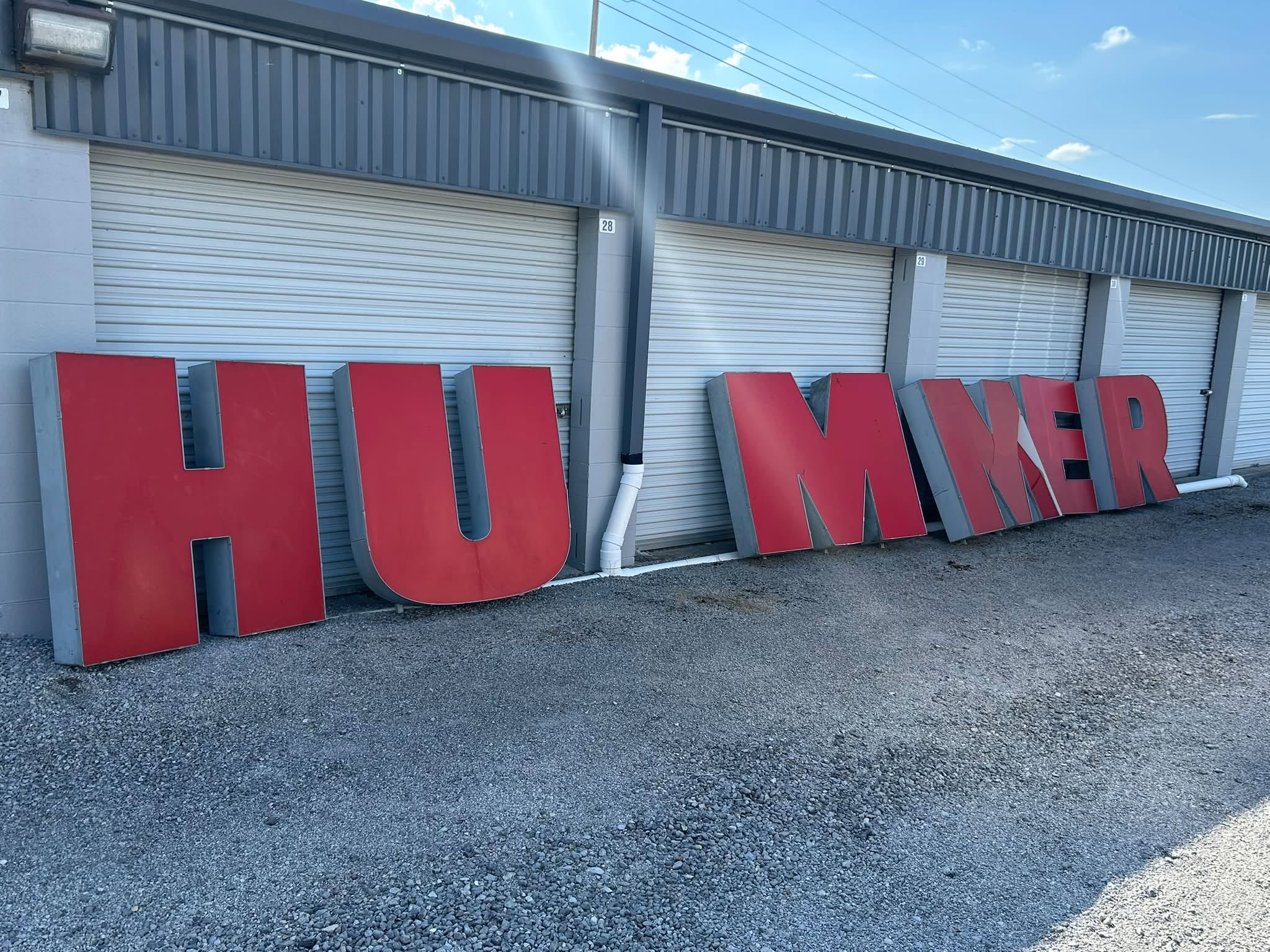 Hummer of Knoxville Sign.jpg